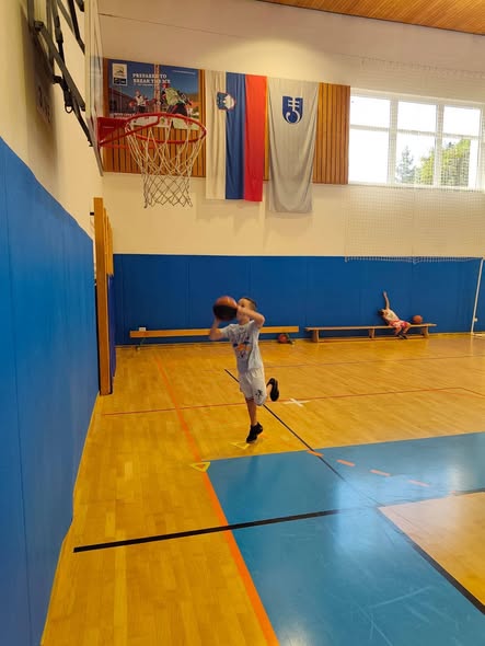 Gibanje, zabava in prijateljstvo — pridruži se nam!